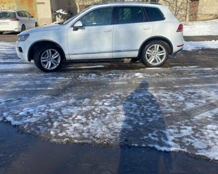 Белый Фольксваген Туарег, объемом двигателя 2.97 л и пробегом 400 тыс. км за 17000 $, фото 12 на Automoto.ua