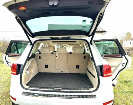 Белый Фольксваген Туарег, объемом двигателя 3 л и пробегом 236 тыс. км за 22500 $, фото 6 на Automoto.ua