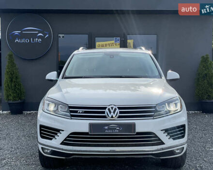 Белый Фольксваген Туарег, объемом двигателя 2.97 л и пробегом 141 тыс. км за 23500 $, фото 1 на Automoto.ua