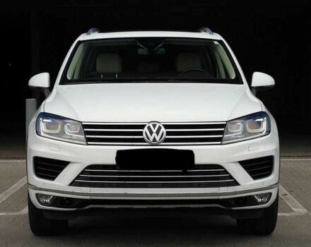 Белый Фольксваген Туарег, объемом двигателя 3 л и пробегом 103 тыс. км за 11900 $, фото 1 на Automoto.ua
