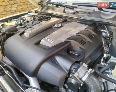 Білий Фольксваген Туарег, об'ємом двигуна 3 л та пробігом 241 тис. км за 21800 $, фото 7 на Automoto.ua