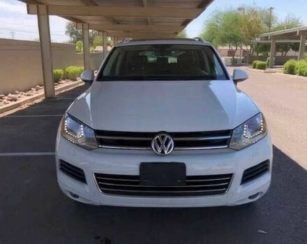 Білий Фольксваген Туарег, об'ємом двигуна 3 л та пробігом 88 тис. км за 3800 $, фото 1 на Automoto.ua