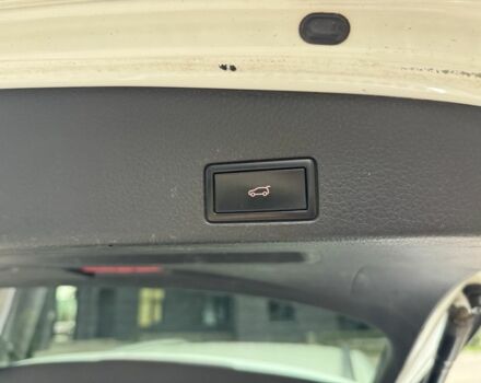 Белый Фольксваген Туарег, объемом двигателя 3 л и пробегом 291 тыс. км за 15900 $, фото 17 на Automoto.ua