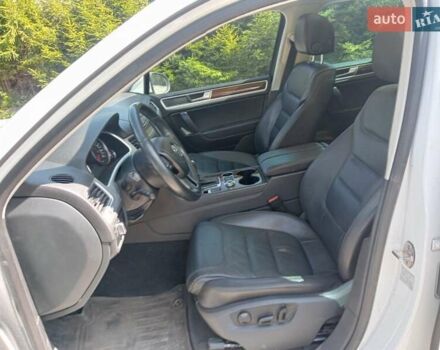 Белый Фольксваген Туарег, объемом двигателя 3.6 л и пробегом 167 тыс. км за 15700 $, фото 17 на Automoto.ua