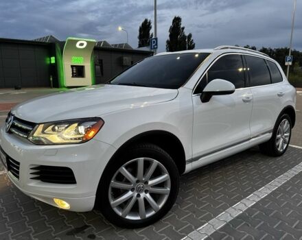 Белый Фольксваген Туарег, объемом двигателя 3 л и пробегом 266 тыс. км за 17000 $, фото 23 на Automoto.ua