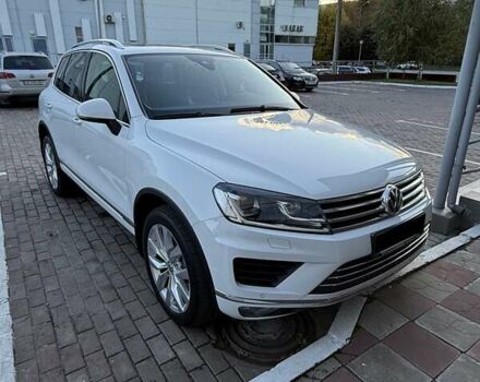 Белый Фольксваген Туарег, объемом двигателя 2.97 л и пробегом 145 тыс. км за 31500 $, фото 5 на Automoto.ua