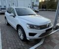 Белый Фольксваген Туарег, объемом двигателя 2.97 л и пробегом 145 тыс. км за 31500 $, фото 5 на Automoto.ua