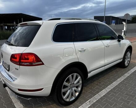 Белый Фольксваген Туарег, объемом двигателя 3 л и пробегом 266 тыс. км за 17000 $, фото 6 на Automoto.ua