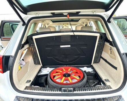 Белый Фольксваген Туарег, объемом двигателя 3 л и пробегом 236 тыс. км за 22500 $, фото 5 на Automoto.ua