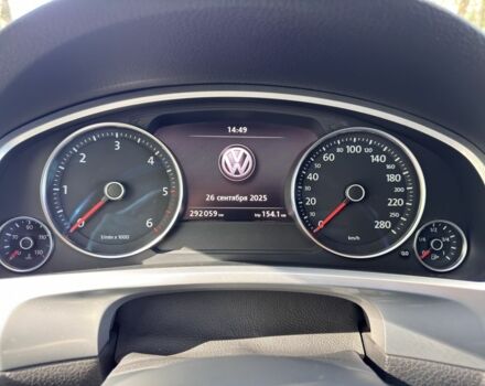 Белый Фольксваген Туарег, объемом двигателя 3 л и пробегом 294 тыс. км за 22000 $, фото 4 на Automoto.ua