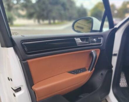 Белый Фольксваген Туарег, объемом двигателя 2.97 л и пробегом 162 тыс. км за 21500 $, фото 18 на Automoto.ua