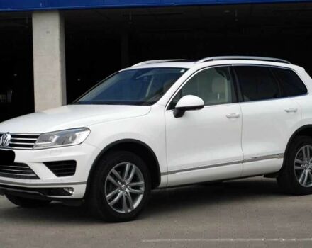Белый Фольксваген Туарег, объемом двигателя 3 л и пробегом 103 тыс. км за 11900 $, фото 2 на Automoto.ua