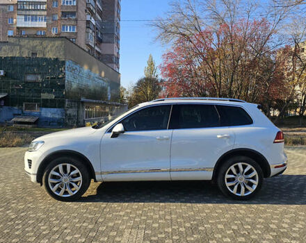 Белый Фольксваген Туарег, объемом двигателя 3 л и пробегом 260 тыс. км за 26000 $, фото 3 на Automoto.ua