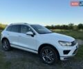 Білий Фольксваген Туарег, об'ємом двигуна 2.97 л та пробігом 99 тис. км за 28500 $, фото 3 на Automoto.ua