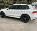 Білий Фольксваген Туарег, об'ємом двигуна 4.13 л та пробігом 169 тис. км за 32000 $, фото 26 на Automoto.ua