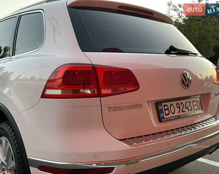 Белый Фольксваген Туарег, объемом двигателя 2.97 л и пробегом 208 тыс. км за 21800 $, фото 10 на Automoto.ua