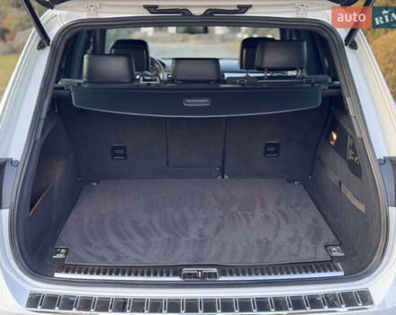 Білий Фольксваген Туарег, об'ємом двигуна 4.13 л та пробігом 197 тис. км за 27000 $, фото 11 на Automoto.ua