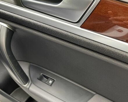 Белый Фольксваген Туарег, объемом двигателя 3 л и пробегом 208 тыс. км за 21800 $, фото 22 на Automoto.ua