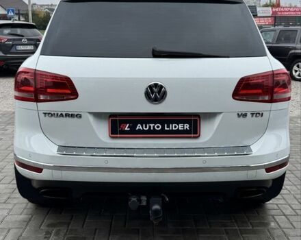 Белый Фольксваген Туарег, объемом двигателя 3 л и пробегом 320 тыс. км за 23700 $, фото 4 на Automoto.ua