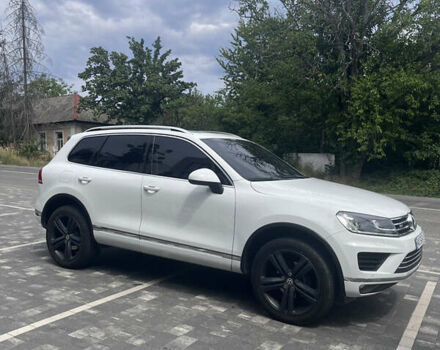 Білий Фольксваген Туарег, об'ємом двигуна 2.97 л та пробігом 247 тис. км за 29800 $, фото 3 на Automoto.ua