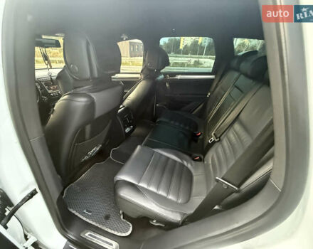 Білий Фольксваген Туарег, об'ємом двигуна 2.98 л та пробігом 287 тис. км за 24250 $, фото 24 на Automoto.ua