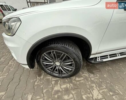 Белый Фольксваген Туарег, объемом двигателя 3 л и пробегом 269 тыс. км за 27000 $, фото 10 на Automoto.ua