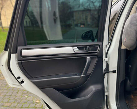 Белый Фольксваген Туарег, объемом двигателя 3.6 л и пробегом 125 тыс. км за 22500 $, фото 10 на Automoto.ua