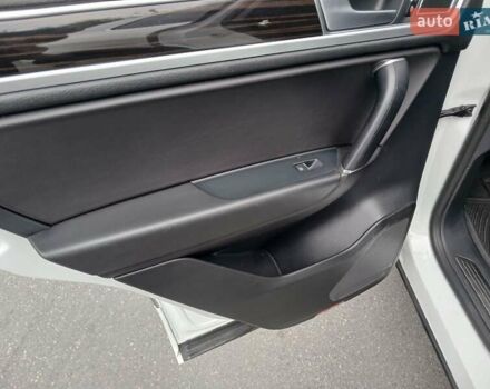 Белый Фольксваген Туарег, объемом двигателя 3 л и пробегом 170 тыс. км за 24900 $, фото 37 на Automoto.ua