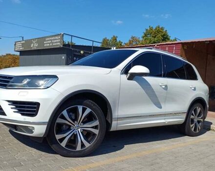 Белый Фольксваген Туарег, объемом двигателя 3 л и пробегом 225 тыс. км за 27700 $, фото 8 на Automoto.ua