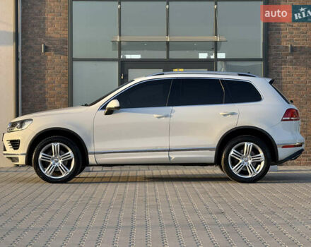 Білий Фольксваген Туарег, об'ємом двигуна 3 л та пробігом 279 тис. км за 24700 $, фото 5 на Automoto.ua