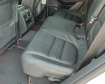 Білий Фольксваген Туарег, об'ємом двигуна 3 л та пробігом 157 тис. км за 27500 $, фото 23 на Automoto.ua