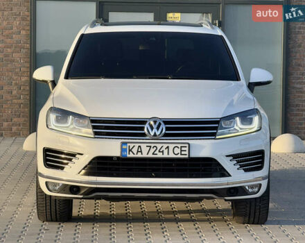 Білий Фольксваген Туарег, об'ємом двигуна 3 л та пробігом 279 тис. км за 24700 $, фото 6 на Automoto.ua