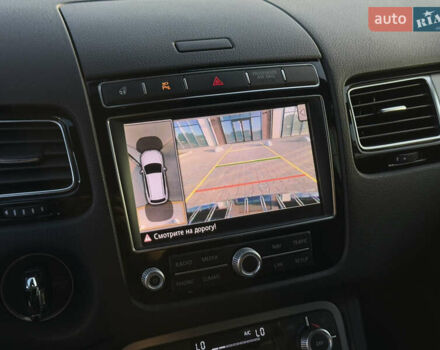 Білий Фольксваген Туарег, об'ємом двигуна 3 л та пробігом 279 тис. км за 24700 $, фото 49 на Automoto.ua