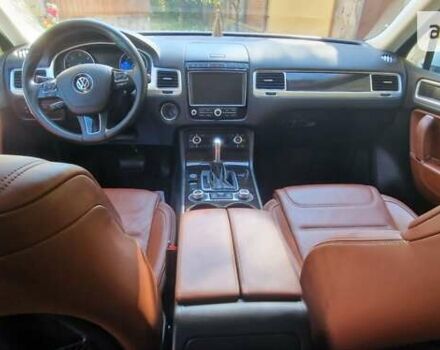 Білий Фольксваген Туарег, об'ємом двигуна 3 л та пробігом 102 тис. км за 34800 $, фото 5 на Automoto.ua