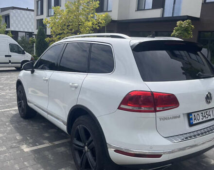 Білий Фольксваген Туарег, об'ємом двигуна 2.97 л та пробігом 247 тис. км за 29800 $, фото 6 на Automoto.ua