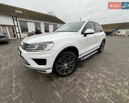 Белый Фольксваген Туарег, объемом двигателя 3 л и пробегом 269 тыс. км за 27000 $, фото 8 на Automoto.ua