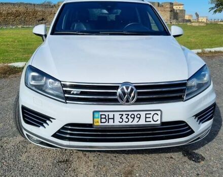 Белый Фольксваген Туарег, объемом двигателя 2.97 л и пробегом 230 тыс. км за 30000 $, фото 25 на Automoto.ua