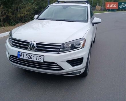 Белый Фольксваген Туарег, объемом двигателя 3 л и пробегом 170 тыс. км за 24900 $, фото 2 на Automoto.ua