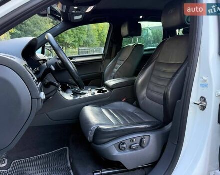 Белый Фольксваген Туарег, объемом двигателя 2.97 л и пробегом 205 тыс. км за 23900 $, фото 28 на Automoto.ua