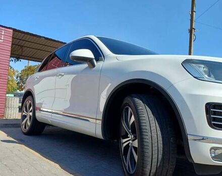 Белый Фольксваген Туарег, объемом двигателя 3 л и пробегом 225 тыс. км за 27700 $, фото 10 на Automoto.ua