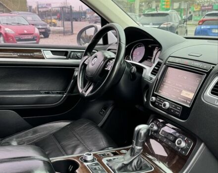 Белый Фольксваген Туарег, объемом двигателя 3 л и пробегом 320 тыс. км за 23700 $, фото 21 на Automoto.ua