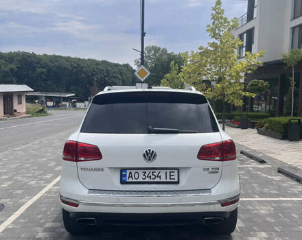 Білий Фольксваген Туарег, об'ємом двигуна 2.97 л та пробігом 247 тис. км за 29800 $, фото 5 на Automoto.ua