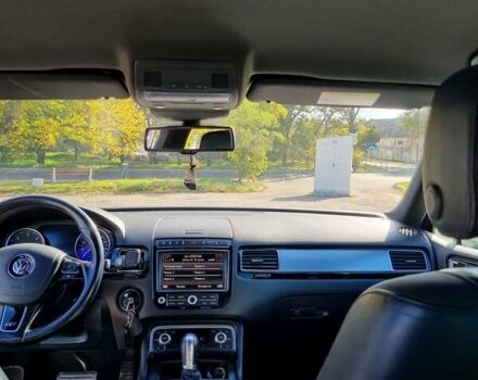 Белый Фольксваген Туарег, объемом двигателя 2.97 л и пробегом 230 тыс. км за 30000 $, фото 28 на Automoto.ua