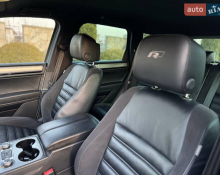 Білий Фольксваген Туарег, об'ємом двигуна 4.13 л та пробігом 197 тис. км за 27000 $, фото 20 на Automoto.ua