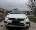 Білий Фольксваген Туарег, об'ємом двигуна 2.97 л та пробігом 334 тис. км за 26000 $, фото 3 на Automoto.ua