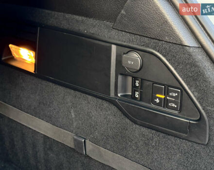 Білий Фольксваген Туарег, об'ємом двигуна 4.13 л та пробігом 197 тис. км за 27000 $, фото 15 на Automoto.ua