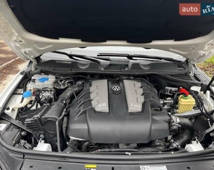 Білий Фольксваген Туарег, об'ємом двигуна 2.97 л та пробігом 334 тис. км за 26000 $, фото 14 на Automoto.ua