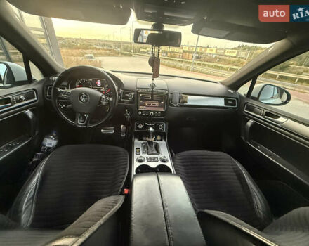 Білий Фольксваген Туарег, об'ємом двигуна 2.98 л та пробігом 287 тис. км за 24250 $, фото 36 на Automoto.ua