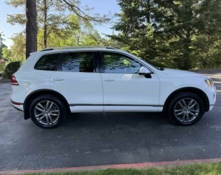 Белый Фольксваген Туарег, объемом двигателя 3.6 л и пробегом 77 тыс. км за 13700 $, фото 7 на Automoto.ua