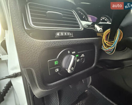 Білий Фольксваген Туарег, об'ємом двигуна 2.98 л та пробігом 287 тис. км за 24250 $, фото 21 на Automoto.ua